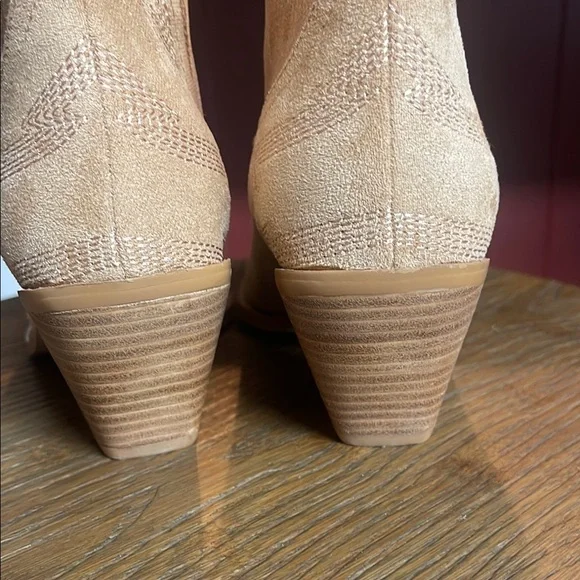 Silver-Tipped Tan Above Ankle Booties Western Style - Picture 7 of 11